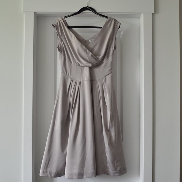 Emily & Fin Midi Dress - Smokey Grey - Picture 4 of 5
